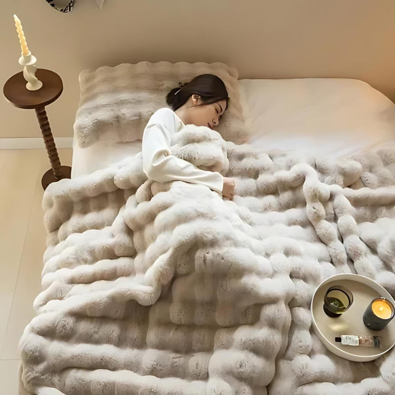 Faux Fur Blanket – Soft Double-Sided Throw for Cozy Home Office Comfort