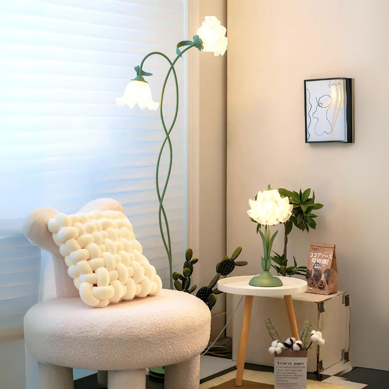 Floor Lamp for Home Office – Modern Elegant Lighting with Soft Glow Design