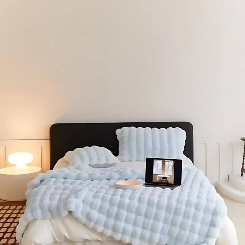 Faux Fur Blanket – Soft Double-Sided Throw for Cozy Home Office Comfort