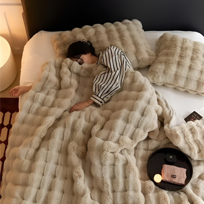 Faux Fur Blanket – Soft Double-Sided Throw for Cozy Home Office Comfort