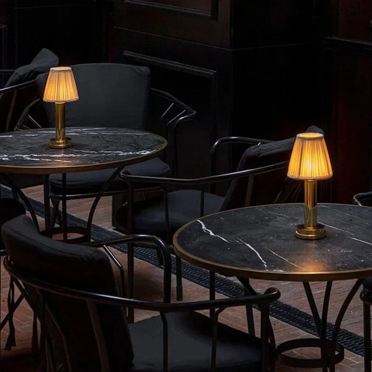Modern Table Lamp – Elegant Office Lighting & Stylish Home Decor Accent