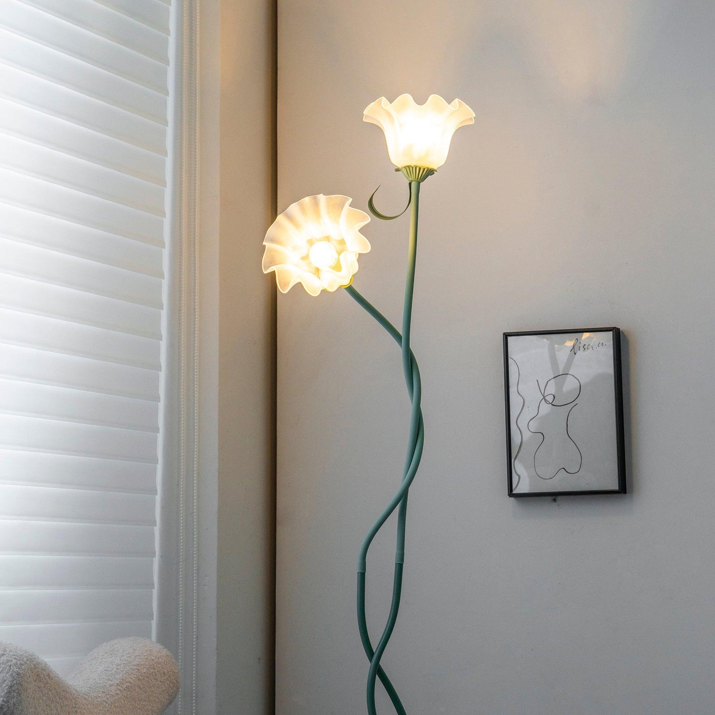 Floor Lamp for Home Office – Modern Elegant Lighting with Soft Glow Design