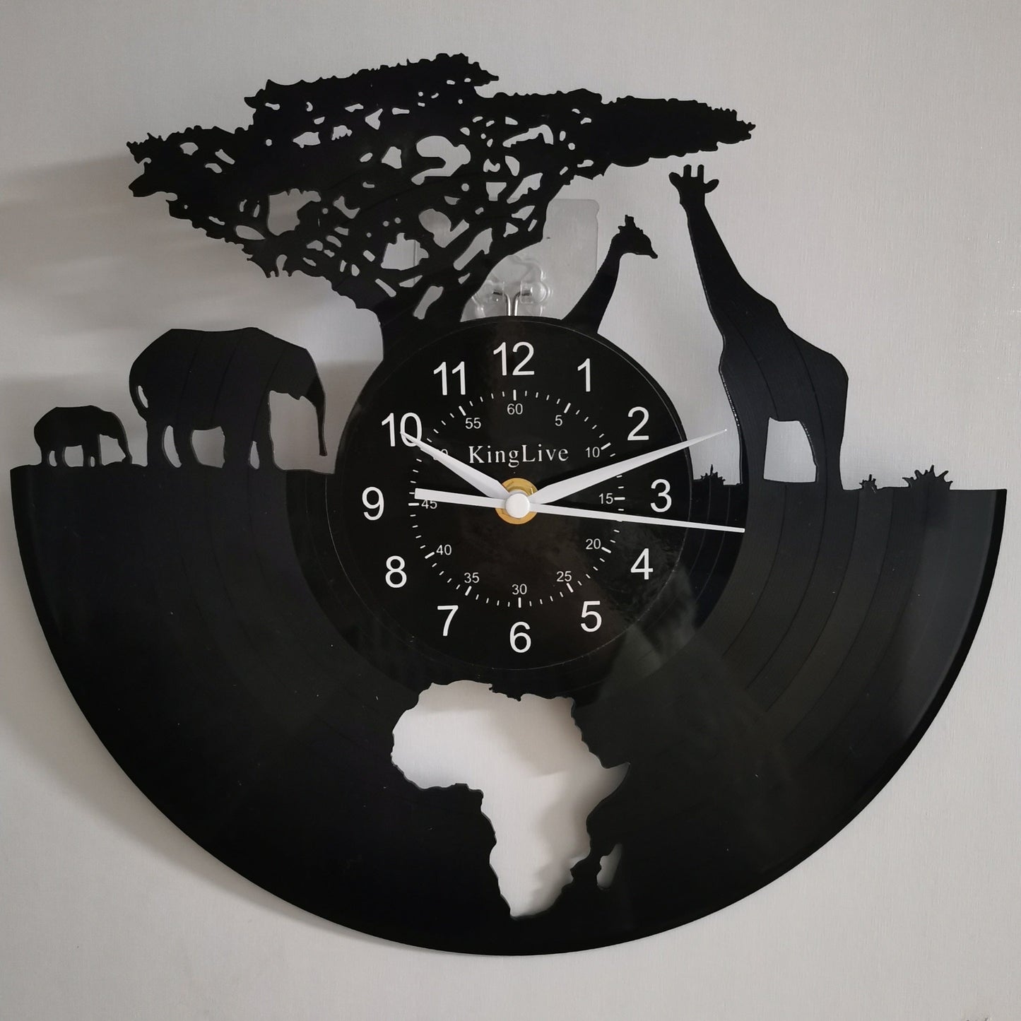 Silent Vinyl Wall Clock with Giraffe Design for Home and Office Decor