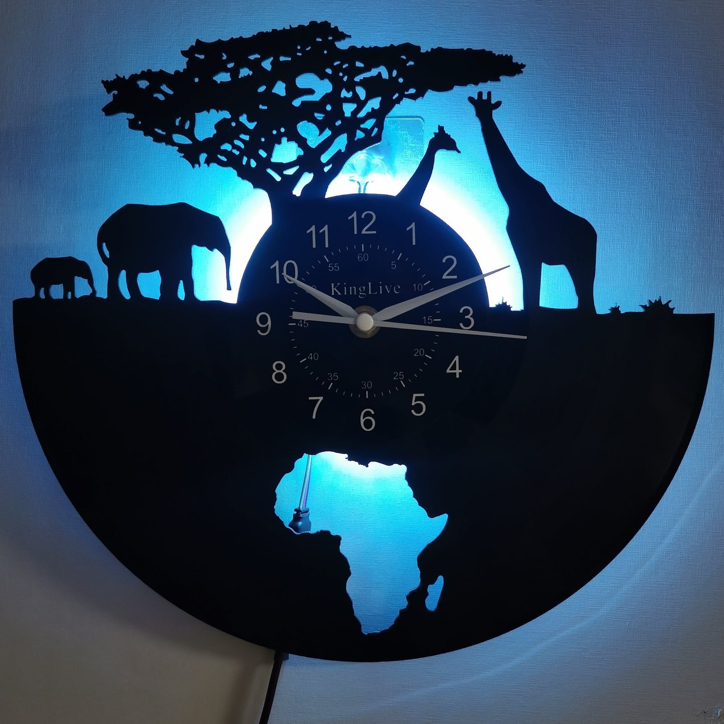 Silent Vinyl Wall Clock with Giraffe Design for Home and Office Decor