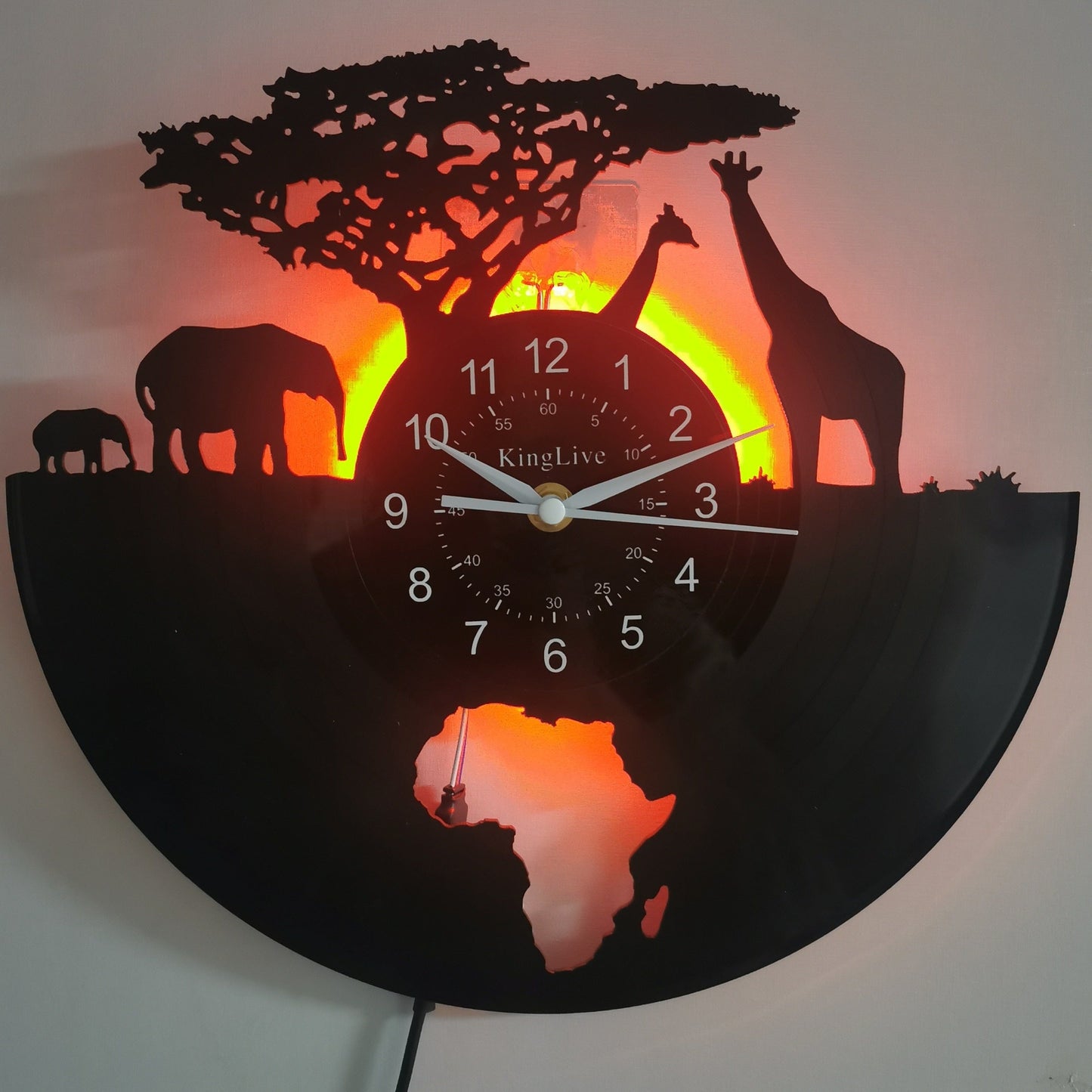 Silent Vinyl Wall Clock with Giraffe Design for Home and Office Decor