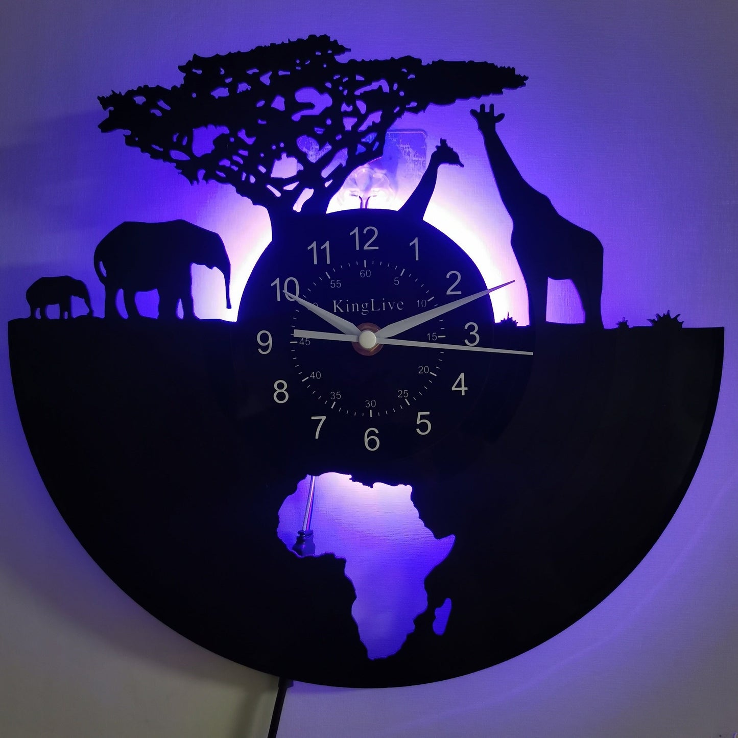 Silent Vinyl Wall Clock with Giraffe Design for Home and Office Decor