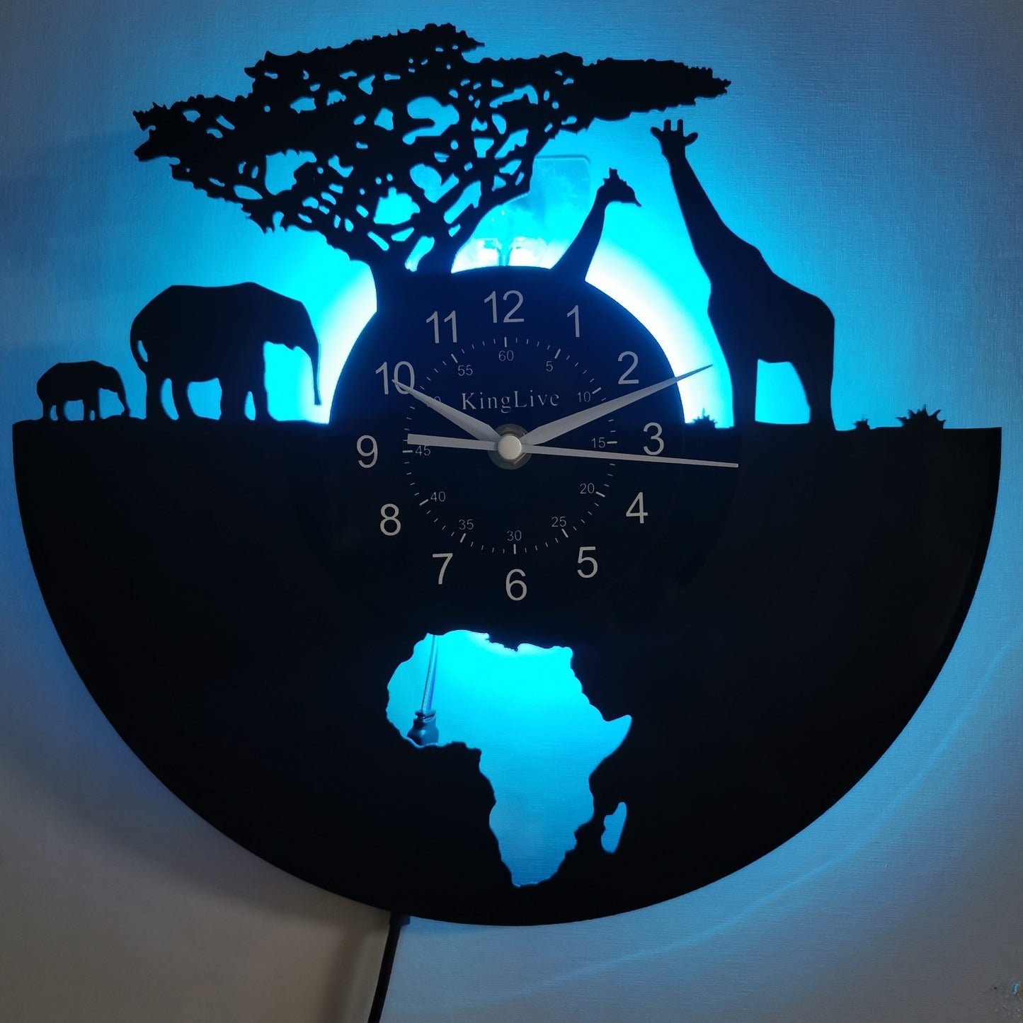 Silent Vinyl Wall Clock with Giraffe Design for Home and Office Decor