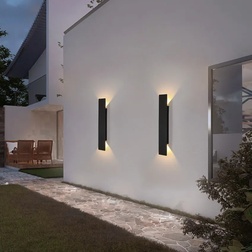 Outdoor Aluminium Wall Light Fixture for Home and Garden Illumination