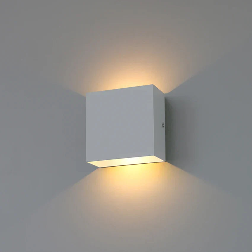 Modern Wall Lamp for Home Office Decor - Elegant Design for Stylish Spaces