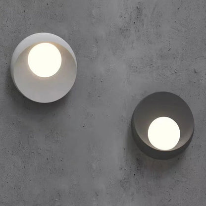 Wall Lamp for Indoor and Outdoor Use - Stylish, Versatile Lighting Solution