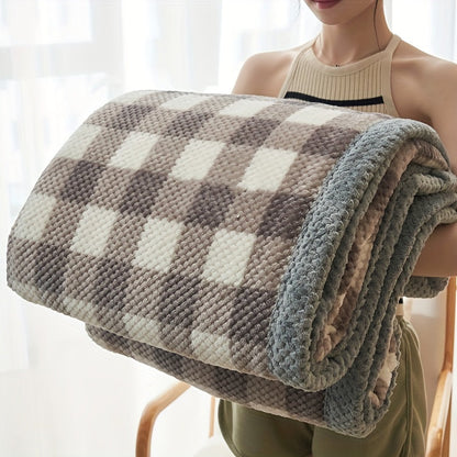 Checked Fleece Blanket for Cozy Home Comfort and Stylish Warmth