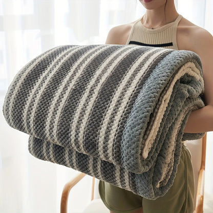 Checked Fleece Blanket for Cozy Home Comfort and Stylish Warmth