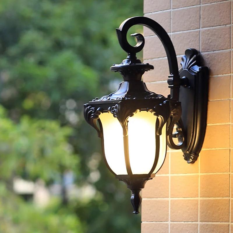 Vintage Outdoor Lamp for Stylish Patios and Gardens - Weather-Resistant Design