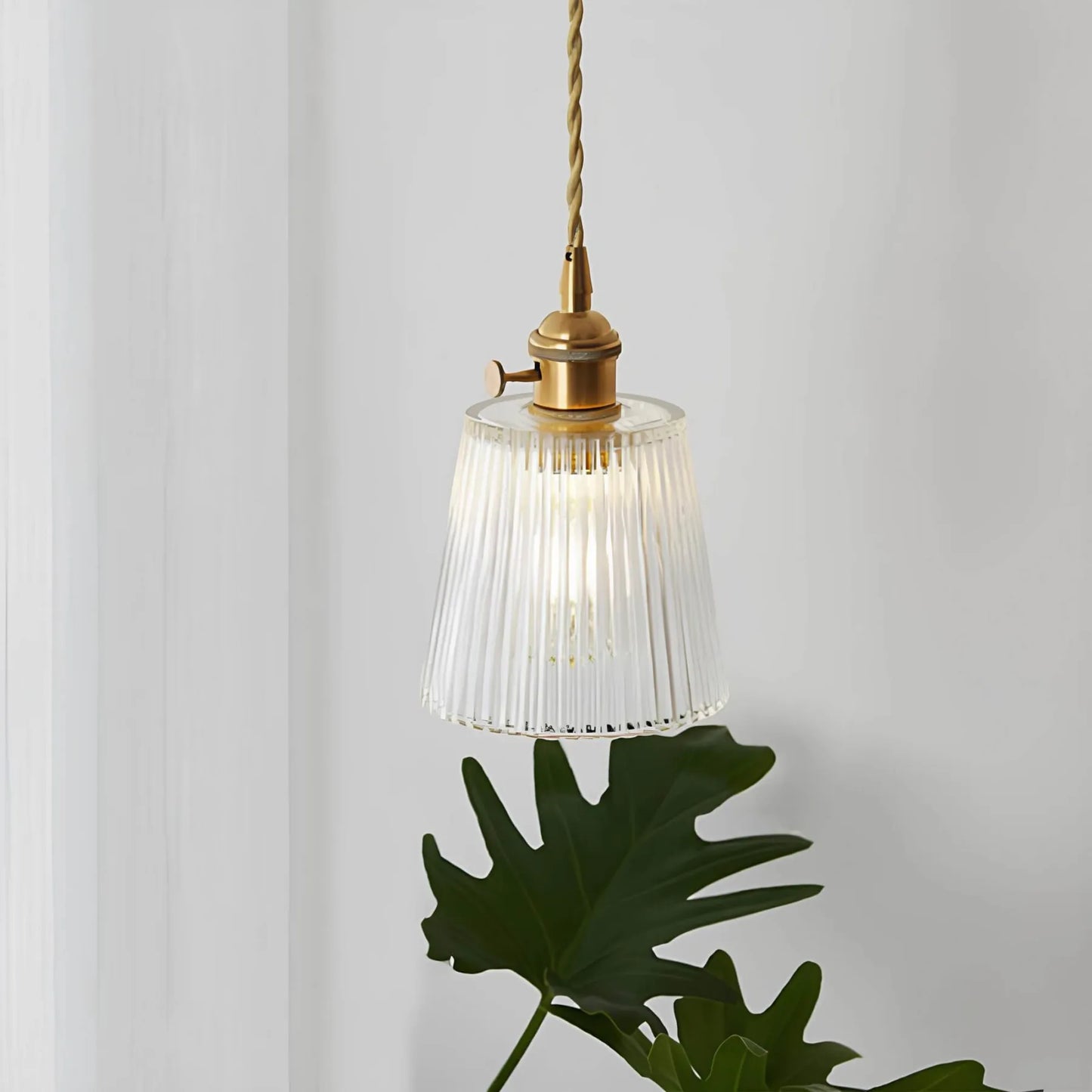 Stylish Pendant Light for Cozy Home Spaces and Modern Offices