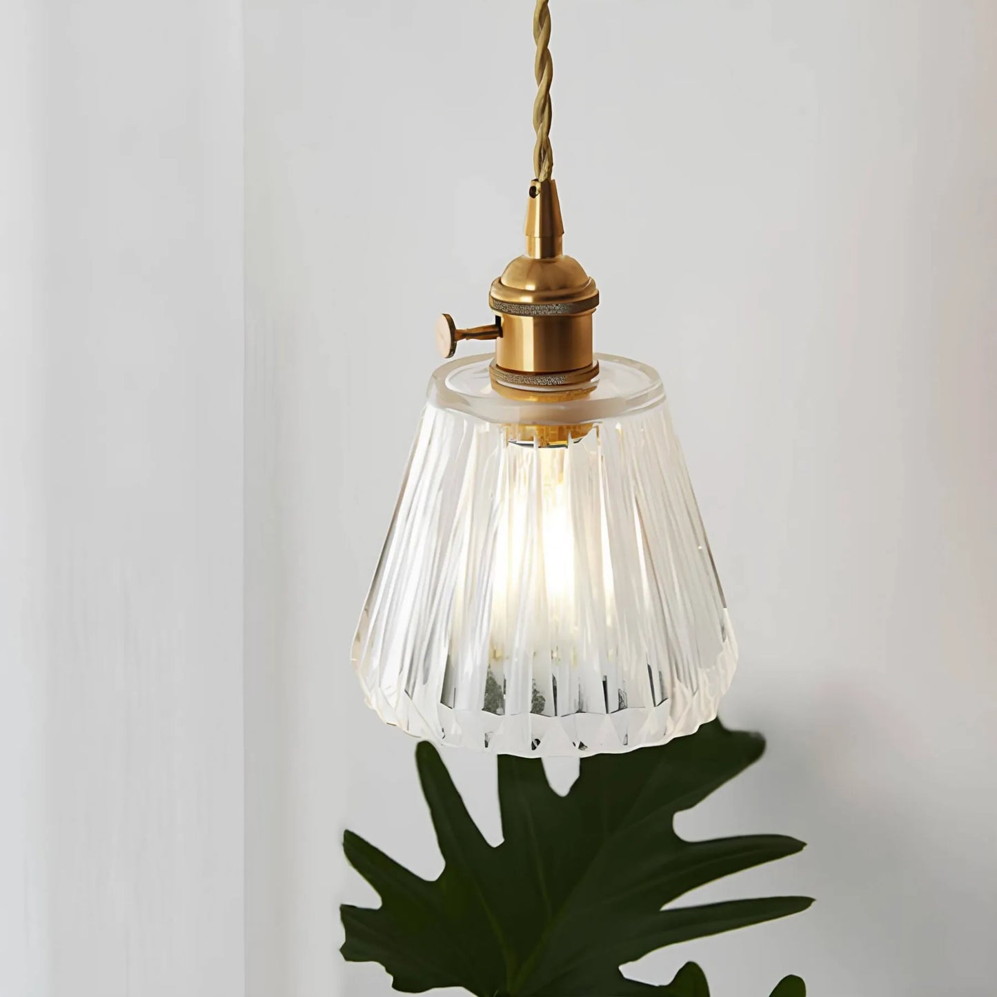 Stylish Pendant Light for Cozy Home Spaces and Modern Offices