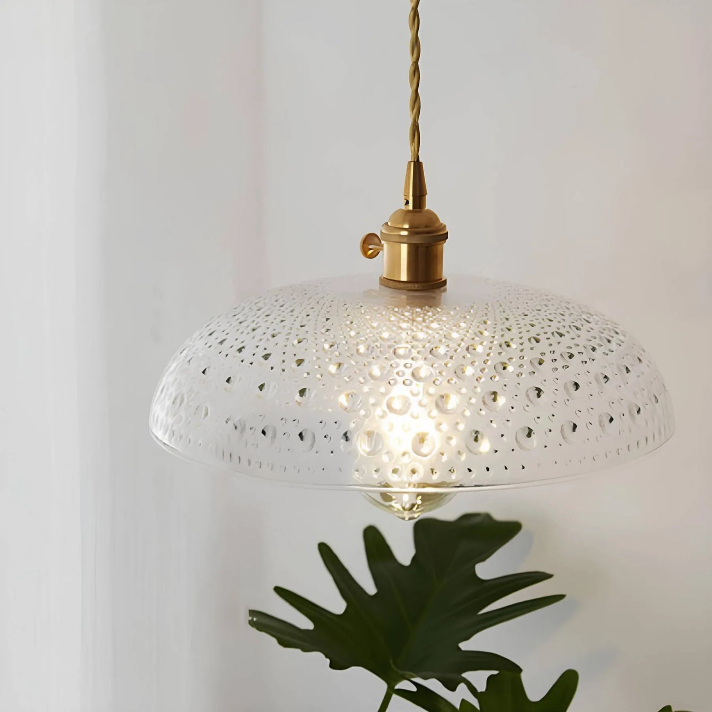 Stylish Pendant Light for Cozy Home Spaces and Modern Offices