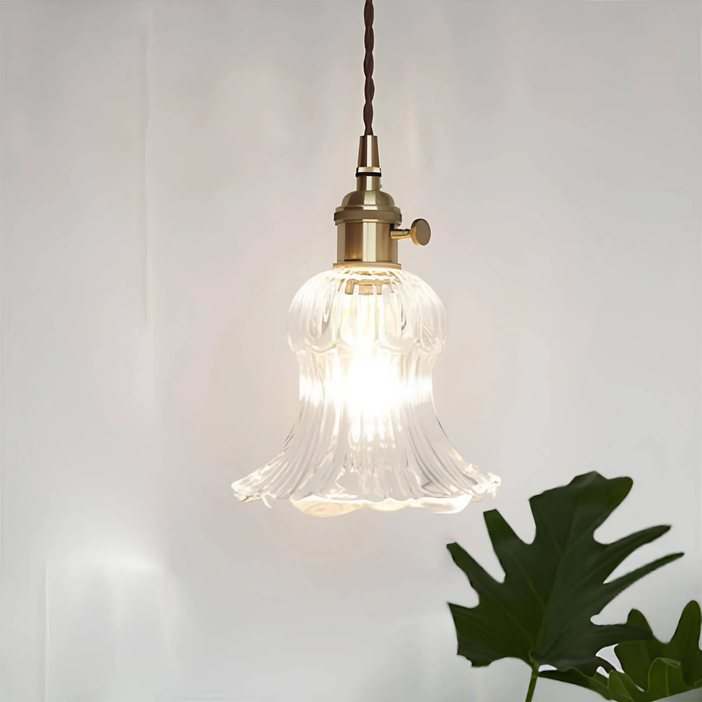 Stylish Pendant Light for Cozy Home Spaces and Modern Offices