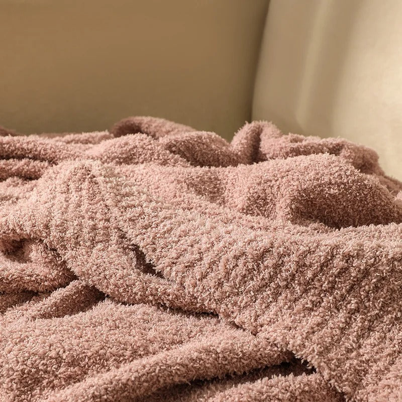 Plush Velvet Blanket for All Seasons - Soft, Cozy, and Stylish Home Essential