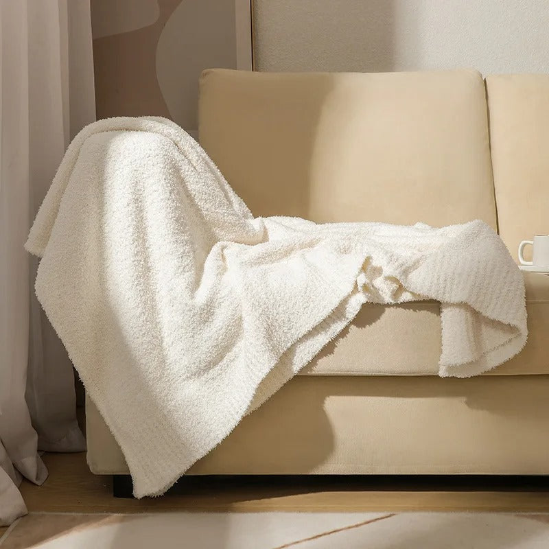 Plush Velvet Blanket for All Seasons - Soft, Cozy, and Stylish Home Essential