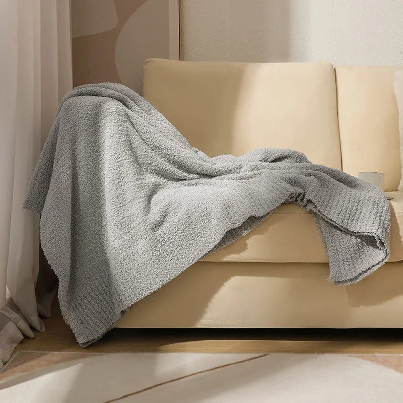 Plush Velvet Blanket for All Seasons - Soft, Cozy, and Stylish Home Essential