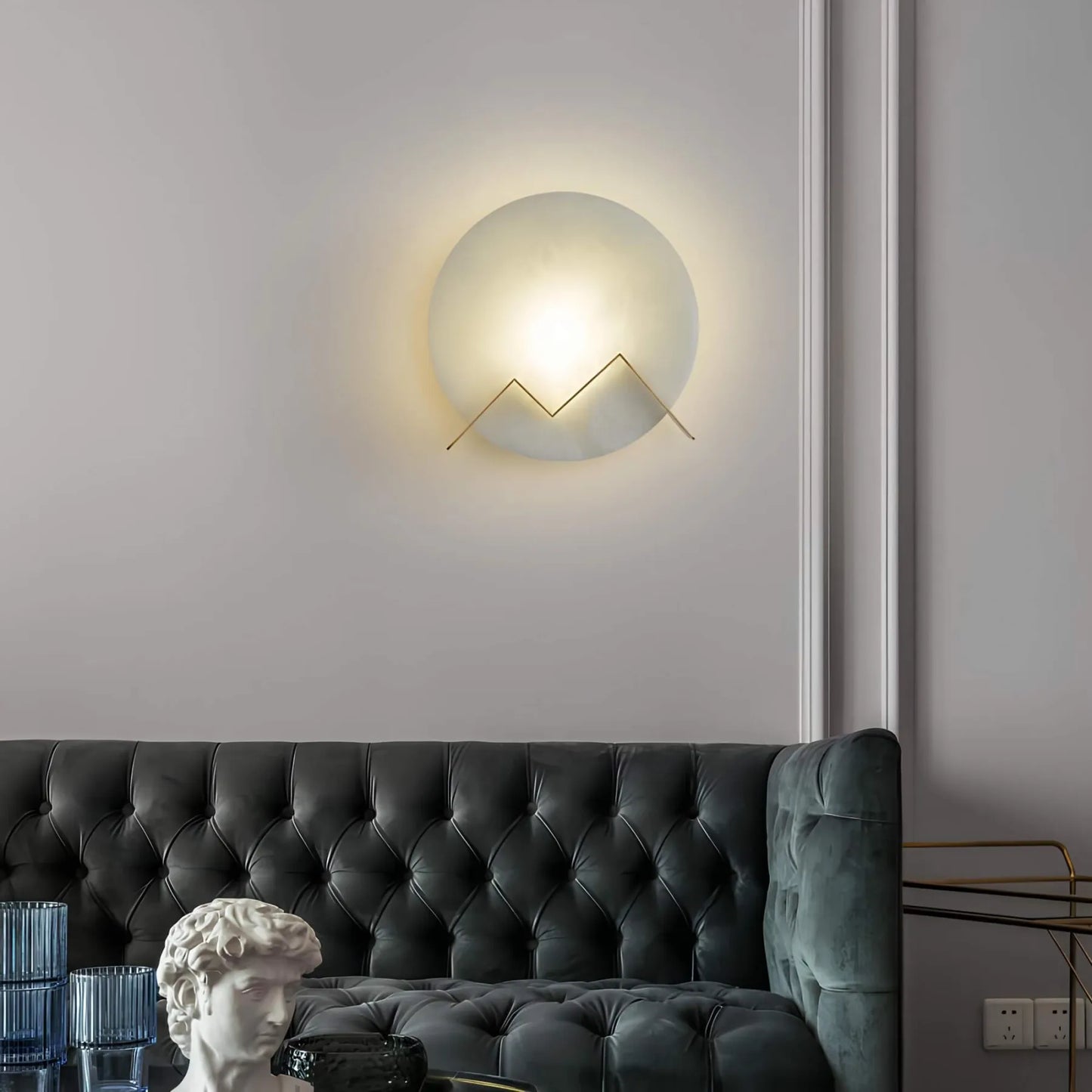 Elegant Wall Light for Home and Office - Stylish Design, Modern Aesthetic