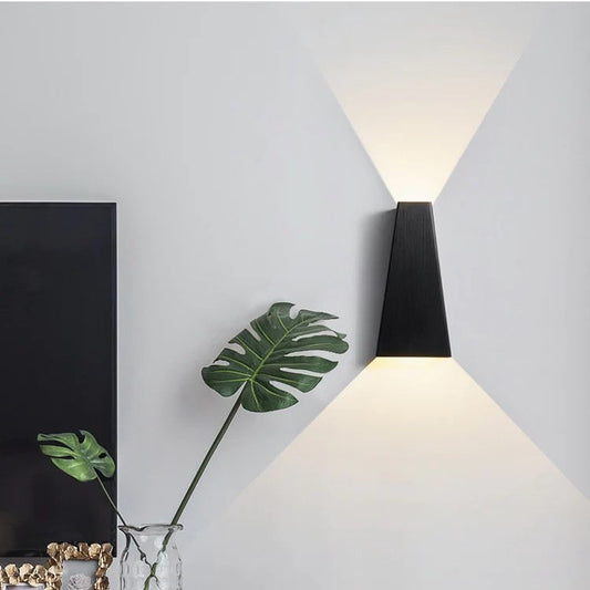 Contemporary Wall Lamp for Home and Office - Stylish Lighting Solution