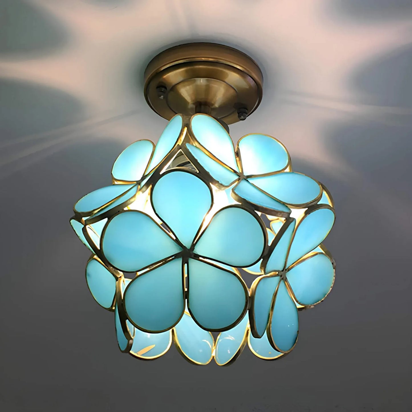 Elegant Ceiling Light for Stylish Home Illumination and Modern Decor