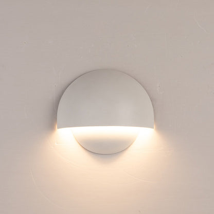 Outdoor Wall Light Warm White Illumination for Modern Home Decor